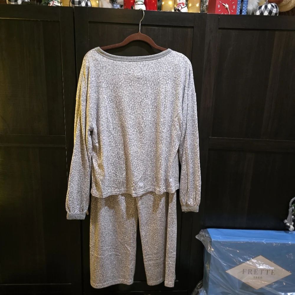 Bloomingdales Jane & Bleecker Colorful Patterned Drawstring  Pajama Set Size: XL - Picture 5 of 12